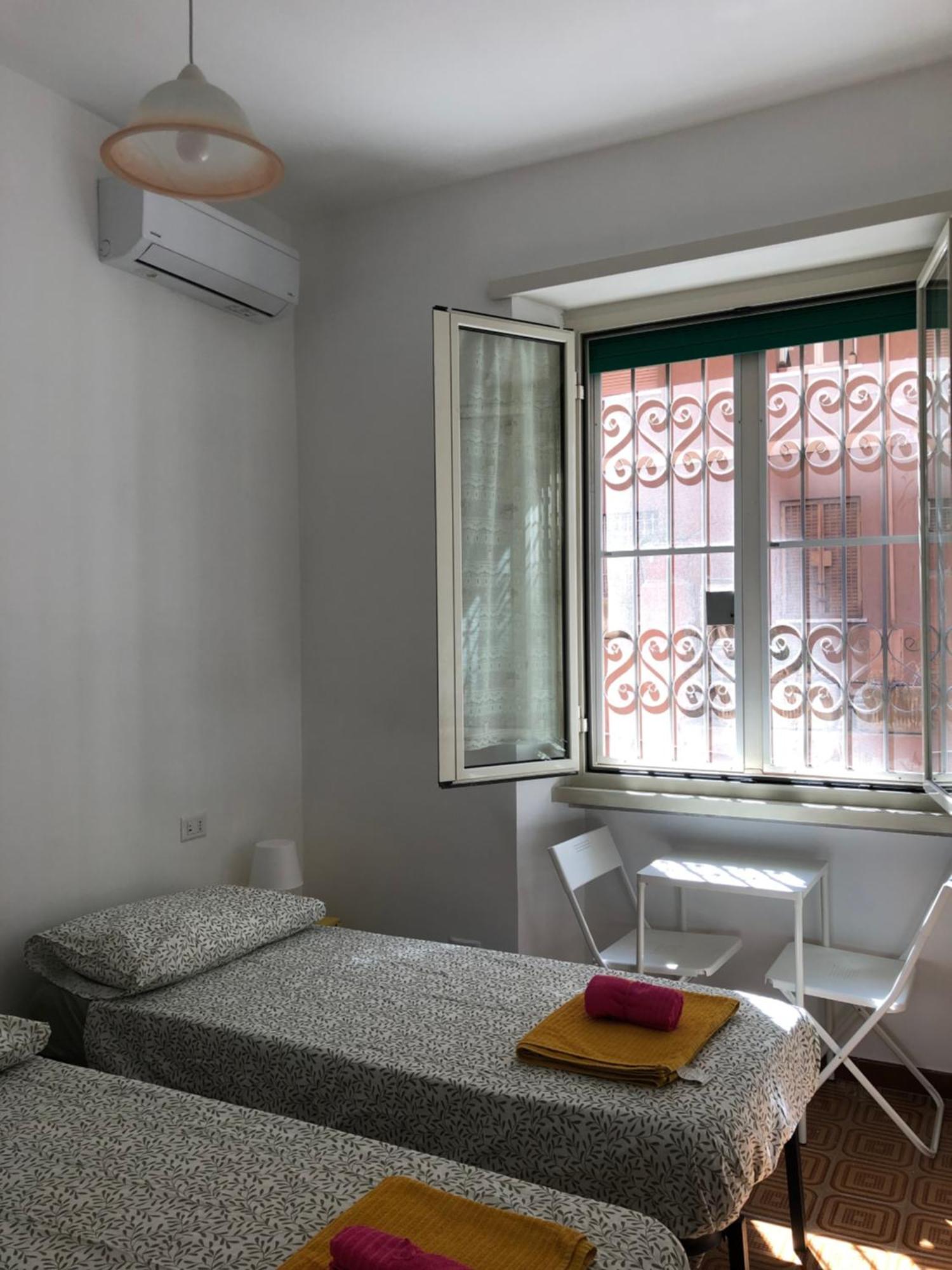 Apartment Lol Rom